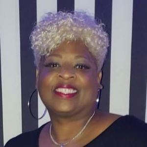 Meet your Posher, Leslie